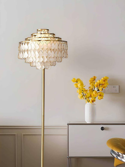 Teardrops Shell Floor Lamp