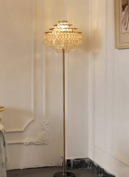 Teardrops Shell Floor Lamp