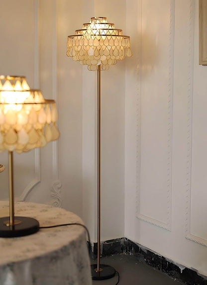 Teardrops Shell Floor Lamp