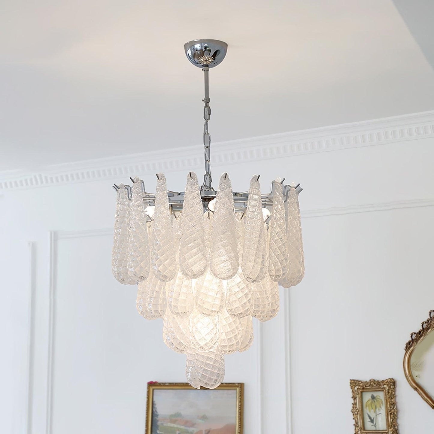 Jatuh Chandelier