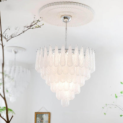 Jatuh Chandelier