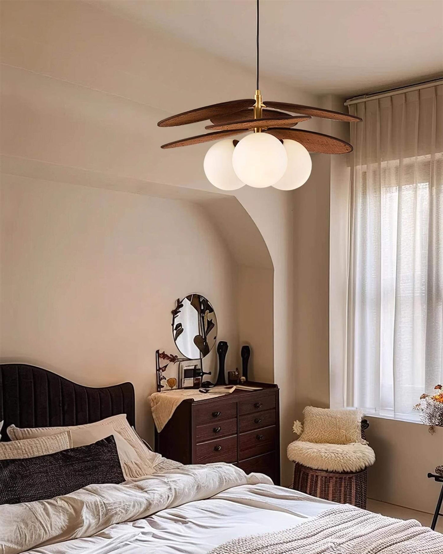 Lunetra Chandelier