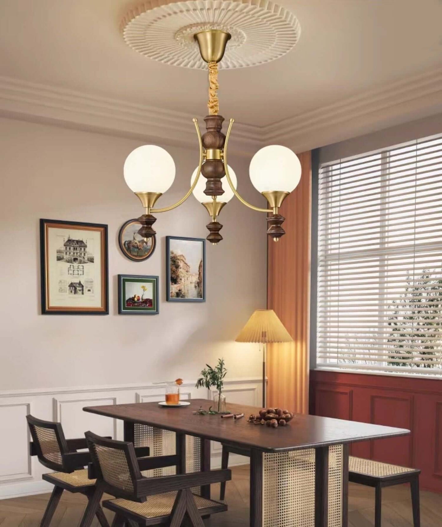 Luster Chandelier