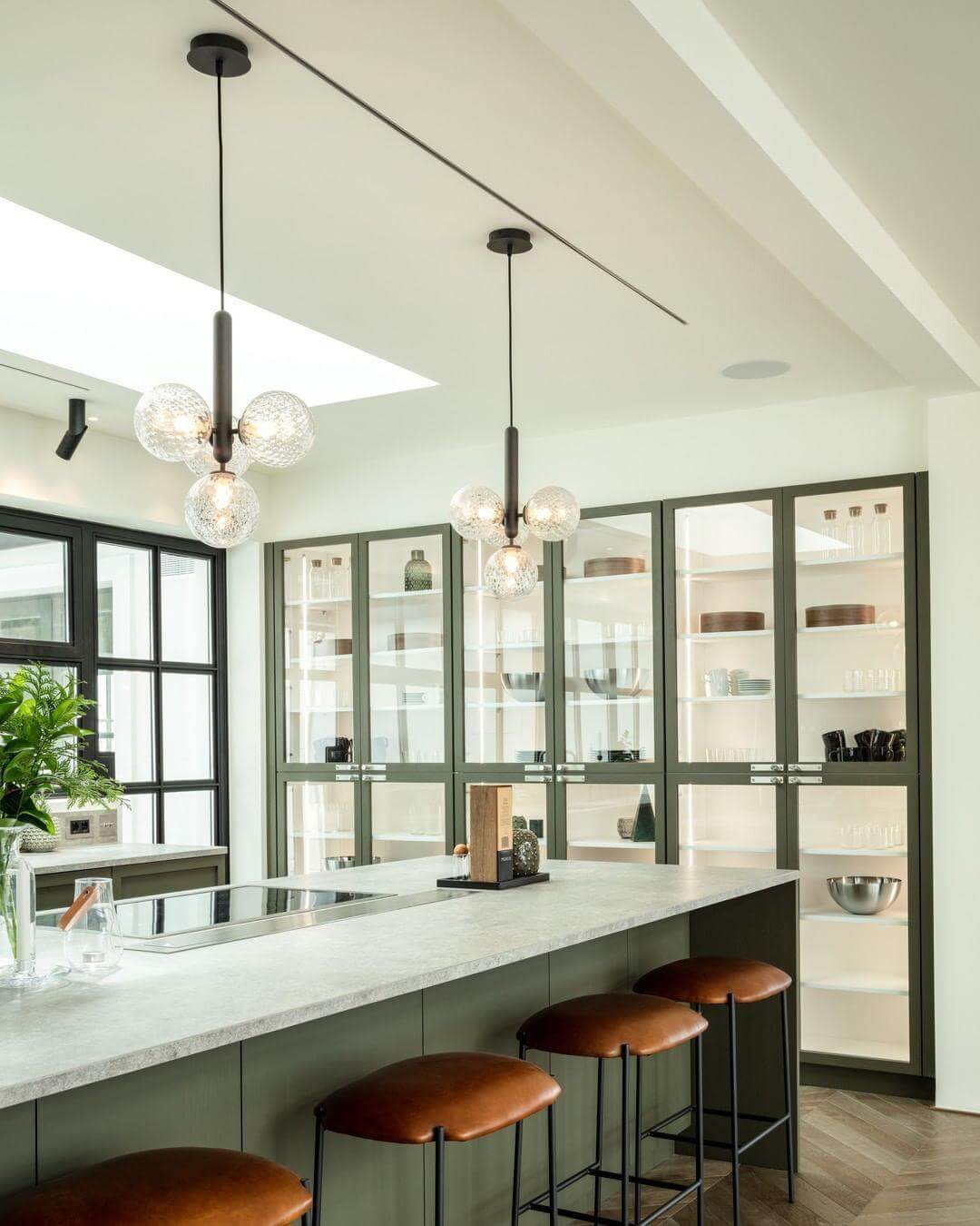 Miira Pendant Light