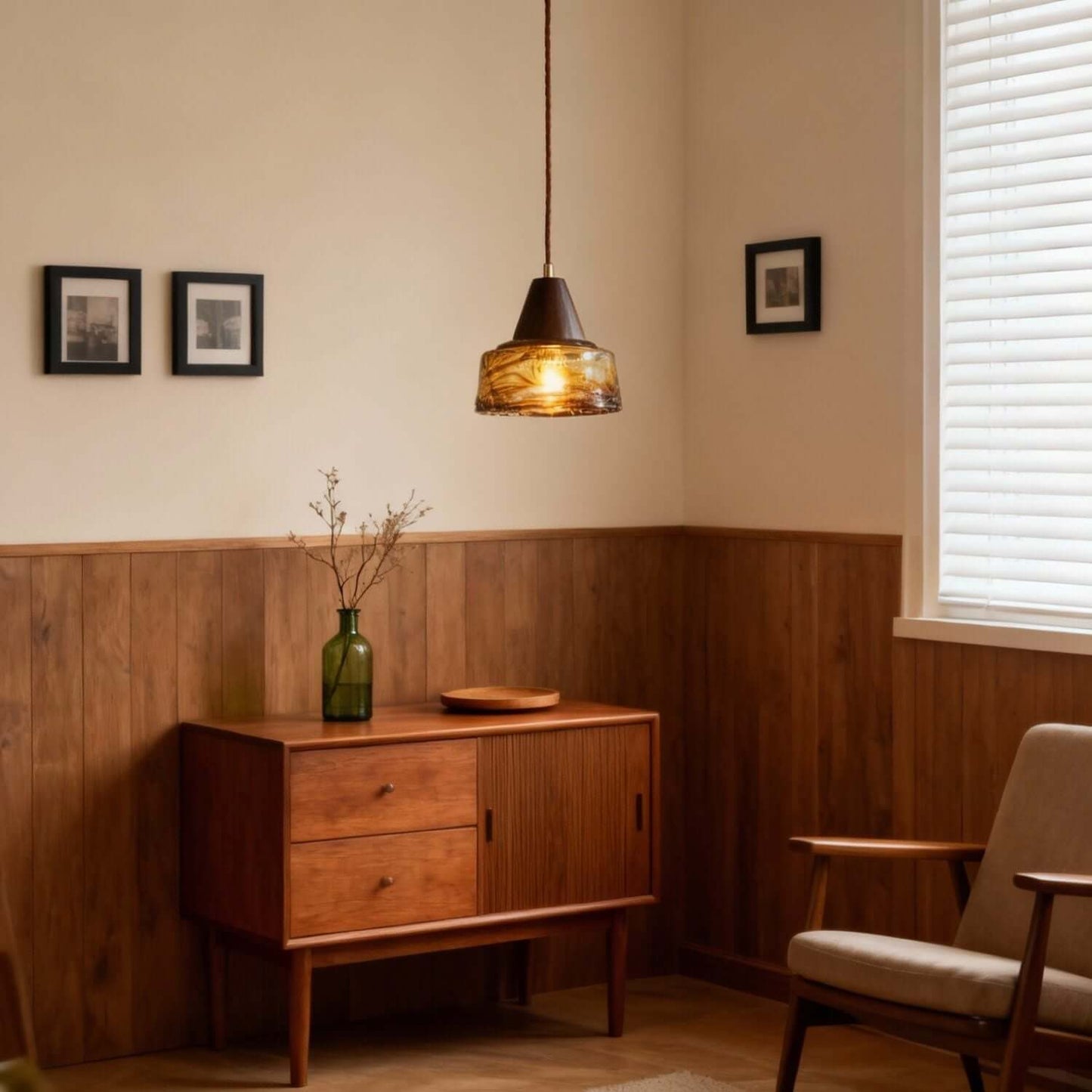 Naviro Pendant Light