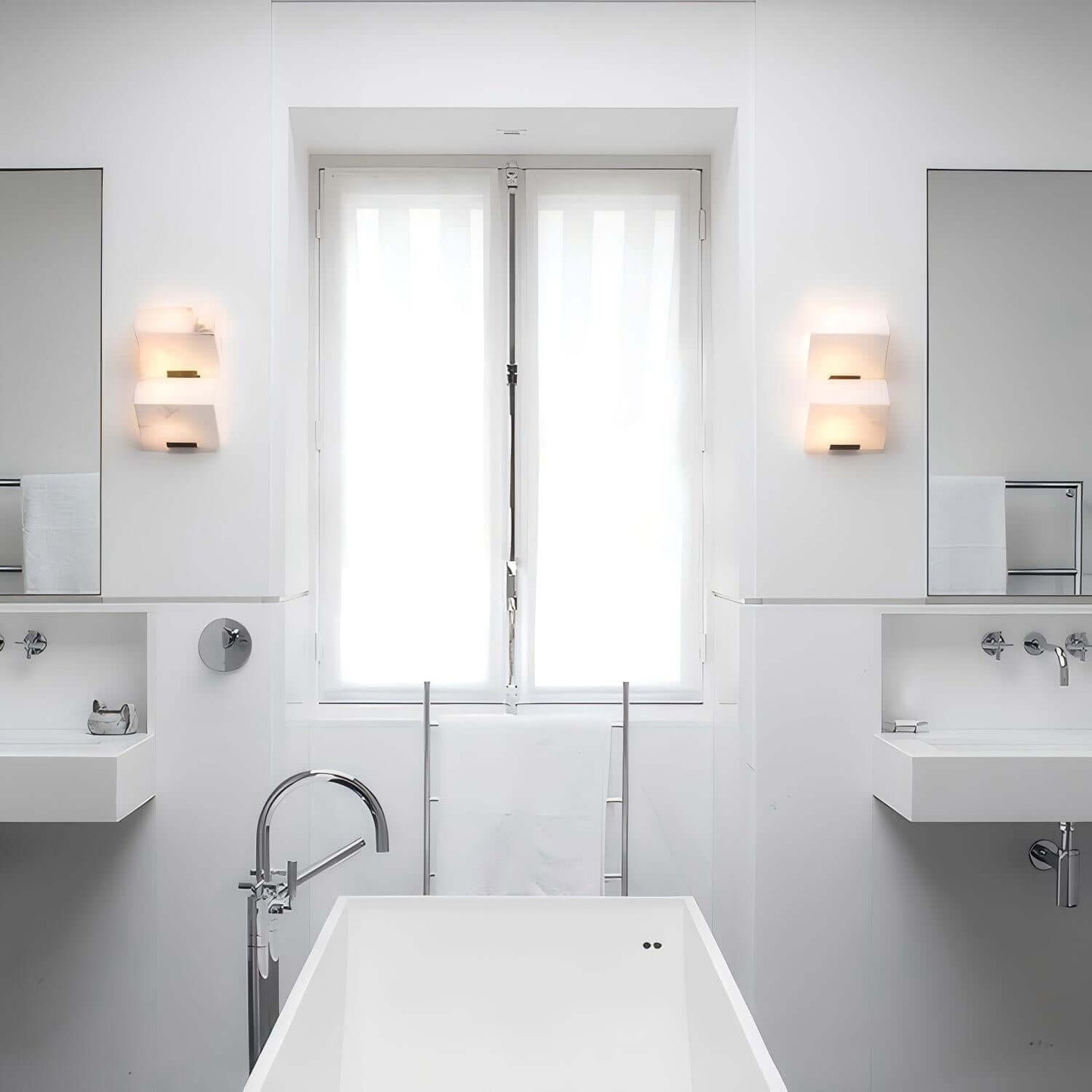 Novira Wall Lamp