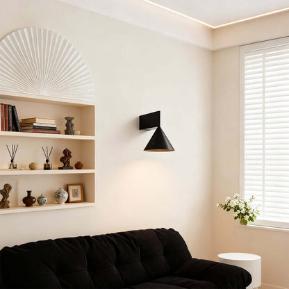 Ozyra Wall Lamp