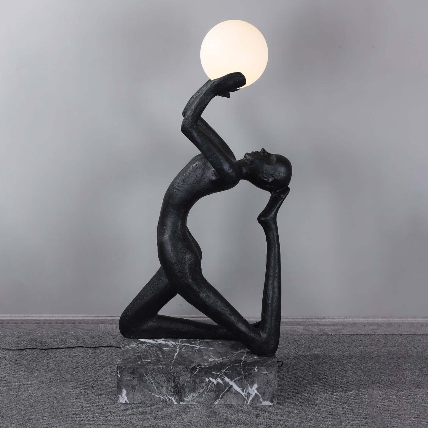 Qemira Sculpture Floor Lamp