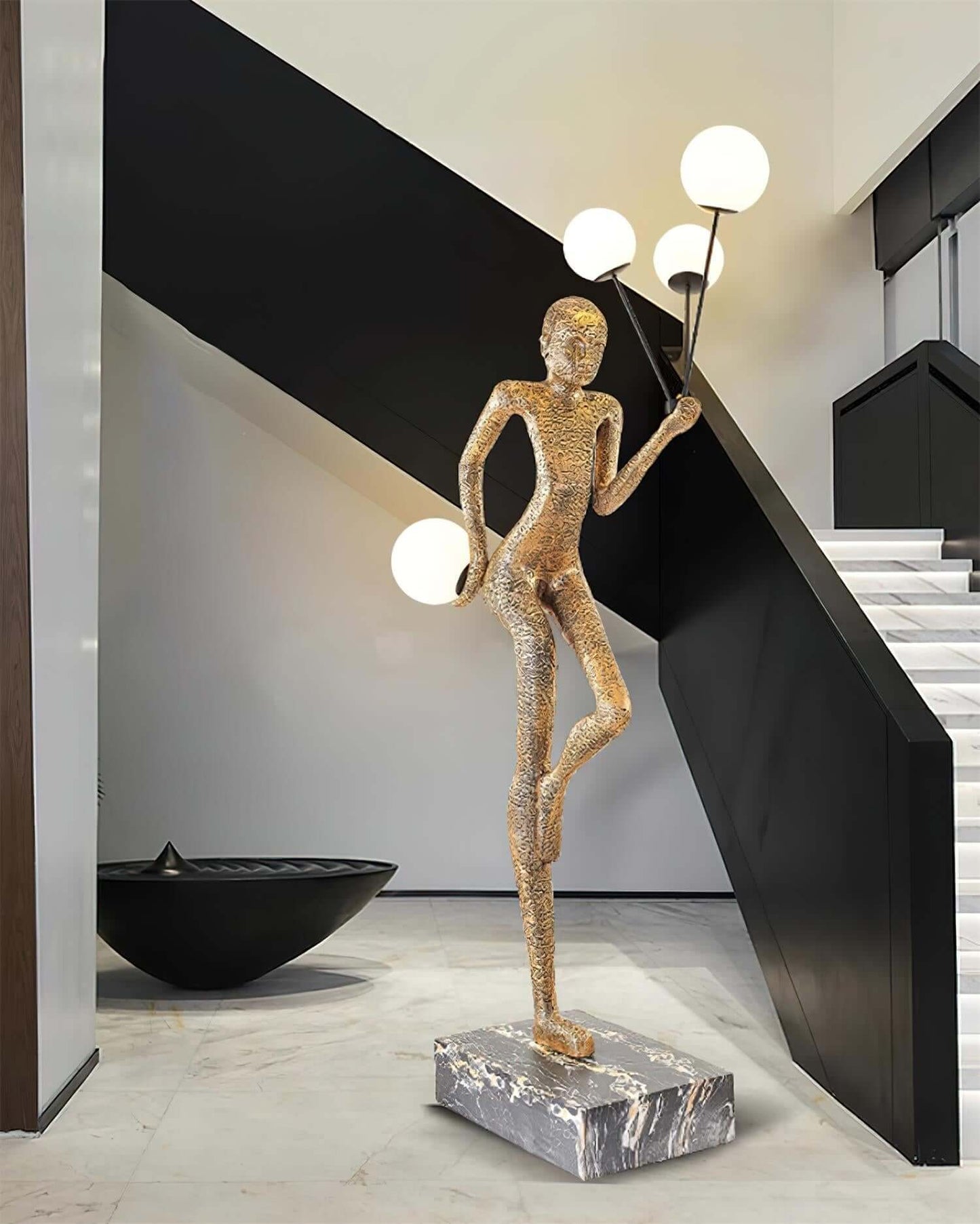 Varnilo Sculptural Floor Lamp
