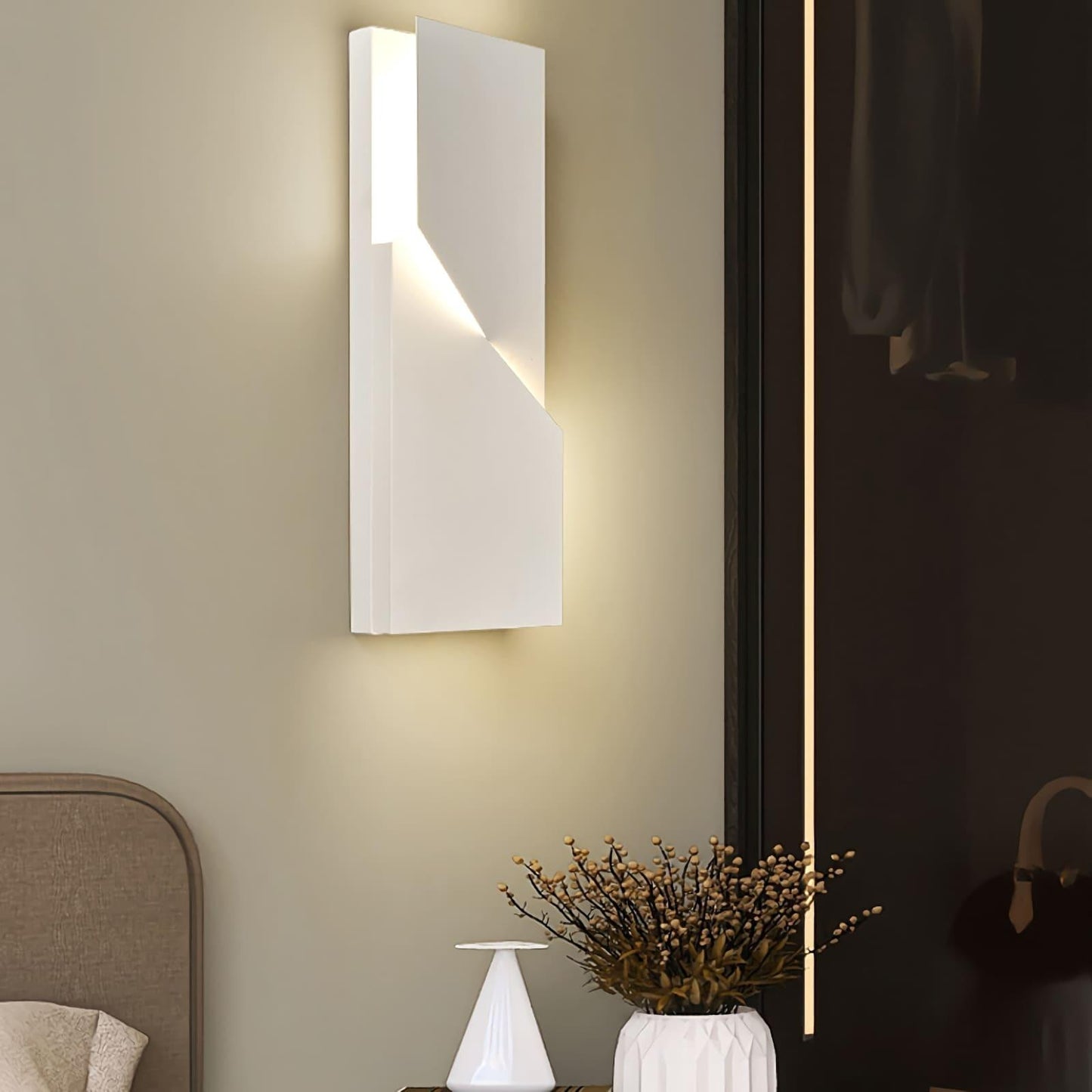 Wall Shadows Wall Lamp