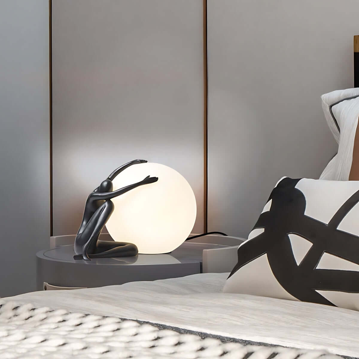 Zelvora Sculptural Table Lamp
