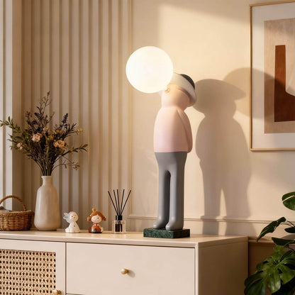 Molunu Sculpture Table Lamp