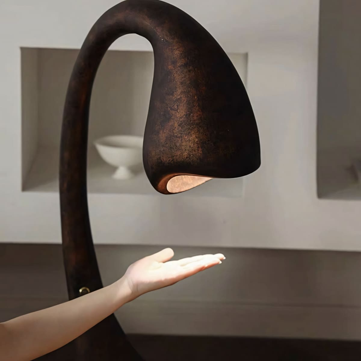 Lirno Sculptural Table Lamp