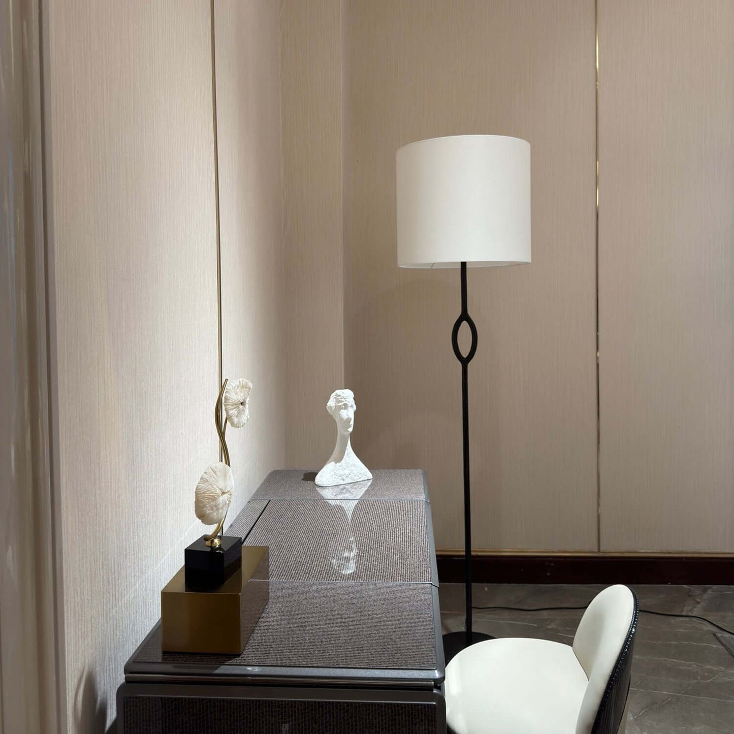 Solin Floor Lamp