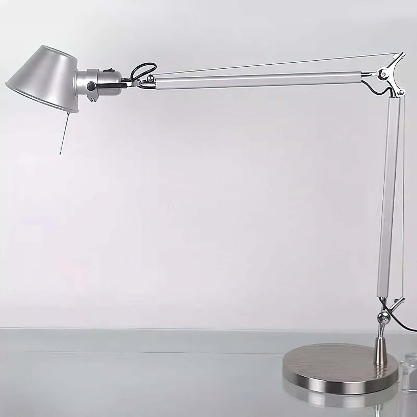 Xirula Table Lamp