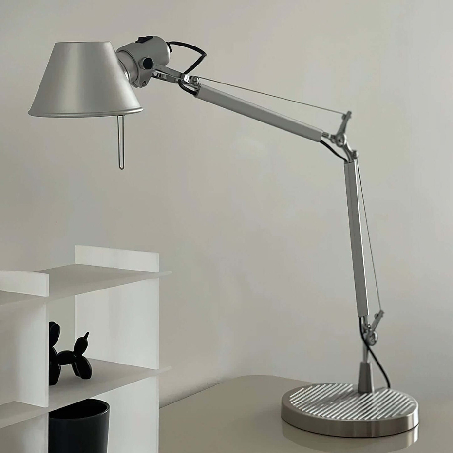 Xirula Table Lamp