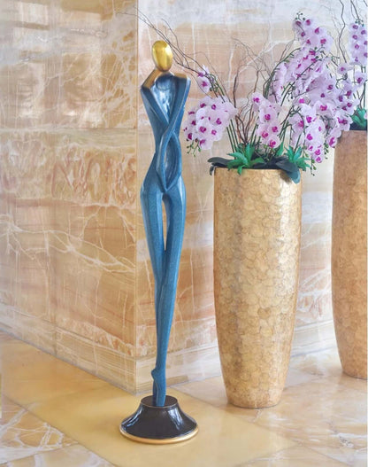 Zelyra Sculpture